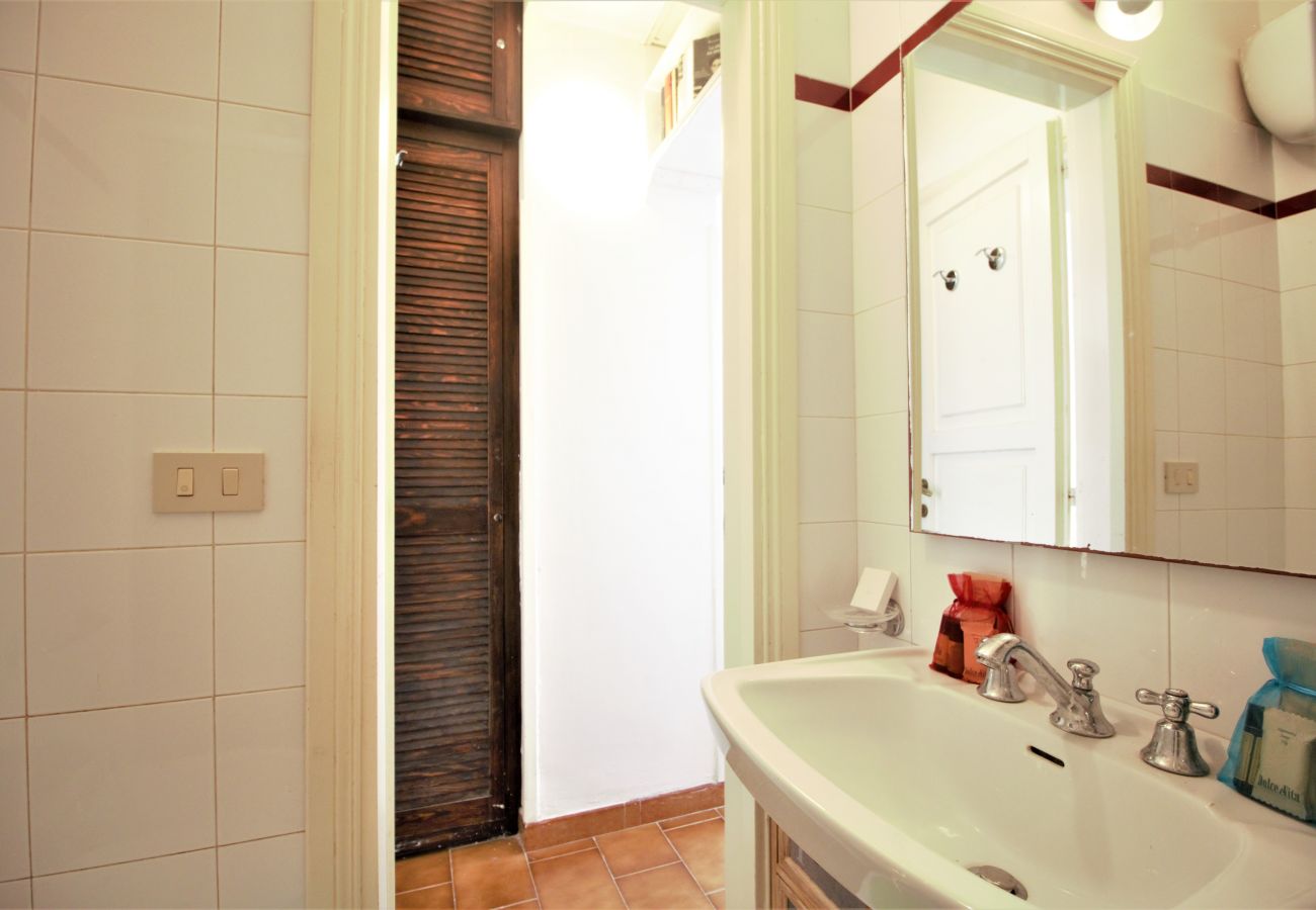 Apartment in Sperlonga - Lovely two-room apartment in the historic center