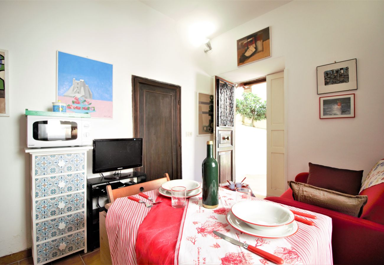 Apartment in Sperlonga - Lovely two-room apartment in the historic center