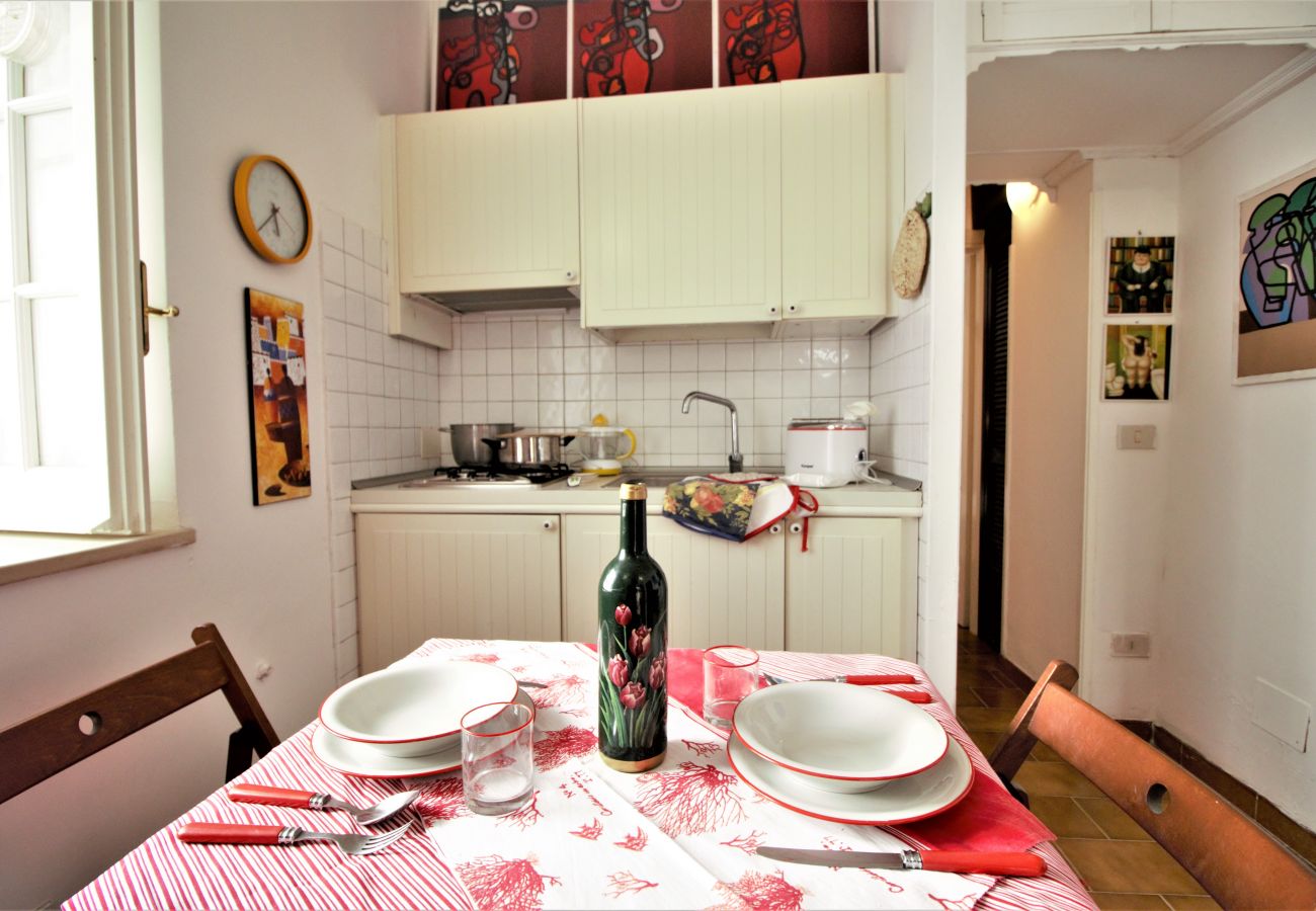 Apartment in Sperlonga - Lovely two-room apartment in the historic center