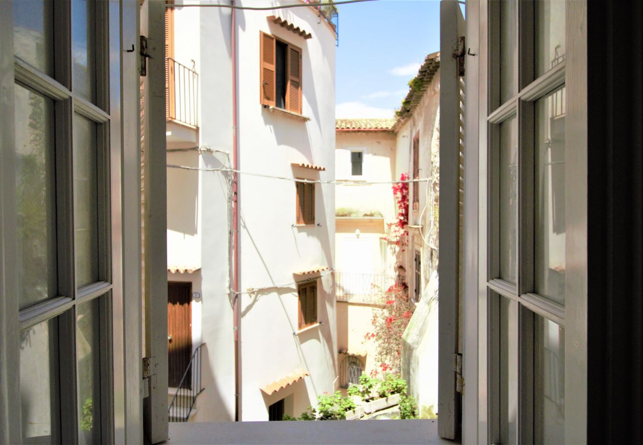 Apartment in Sperlonga - Lovely two-room apartment in the historic center