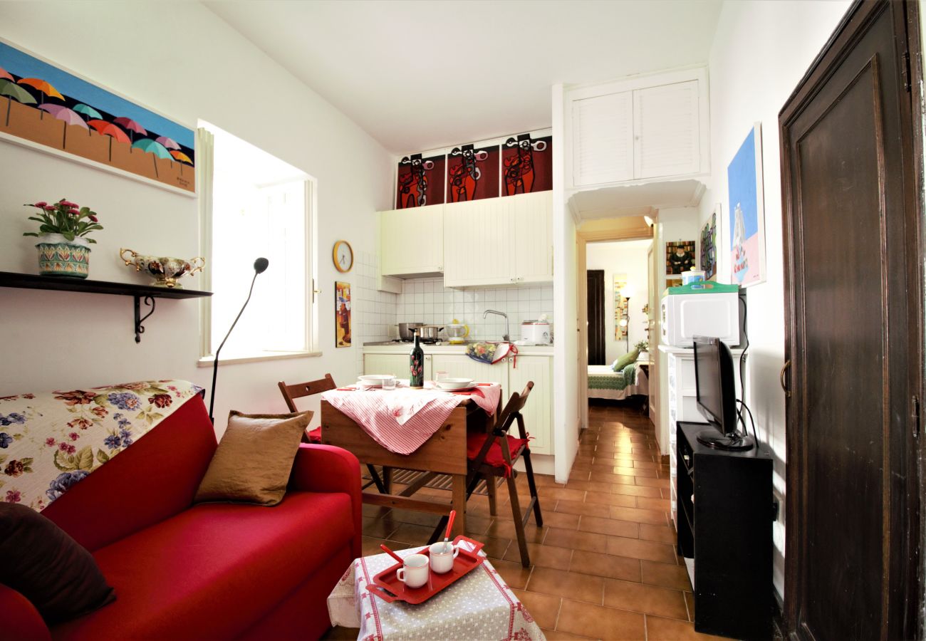Apartment in Sperlonga - Lovely two-room apartment in the historic center