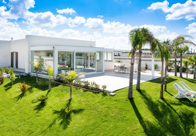 House in Marsala - Beautiful house. 300 metres from beach. Shared pool. Marsala, Sicily - Diantia House in Marsala - Beautiful house. 300 metres from beach. Shared pool. Marsala, Sicily - Diantia