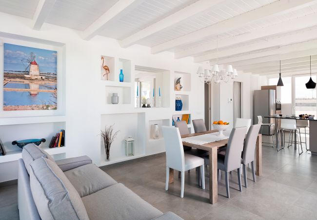 House in Marsala - Beautiful house. 300 metres from beach. Shared pool. Marsala, Sicily - Diantia House in Marsala - Beautiful house. 300 metres from beach. Shared pool. Marsala, Sicily - Diantia