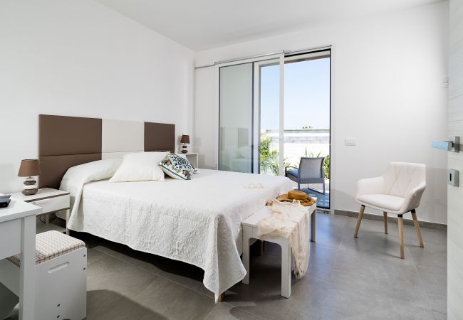 House in Marsala - Beautiful house. 300 metres from beach. Shared pool. Marsala, Sicily - Diantia House in Marsala - Beautiful house. 300 metres from beach. Shared pool. Marsala, Sicily - Diantia