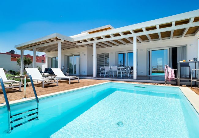 Villa in Noto - Seafront villa with pool near Syracuse, Sicily - Palma - 8 pax Villa in Noto - Seafront villa with pool near Syracuse, Sicily - Palma - 8 pax