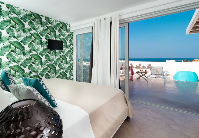 Villa in Noto - Seafront villa with pool near Syracuse, Sicily - Palma - 8 pax Villa in Noto - Seafront villa with pool near Syracuse, Sicily - Palma - 8 pax