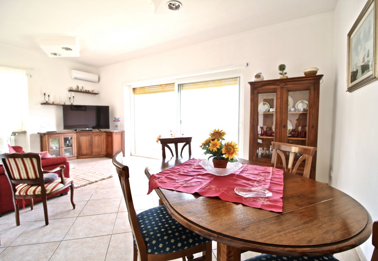 Apartment in Terracina - Fantastic sea view house just steps from the beach