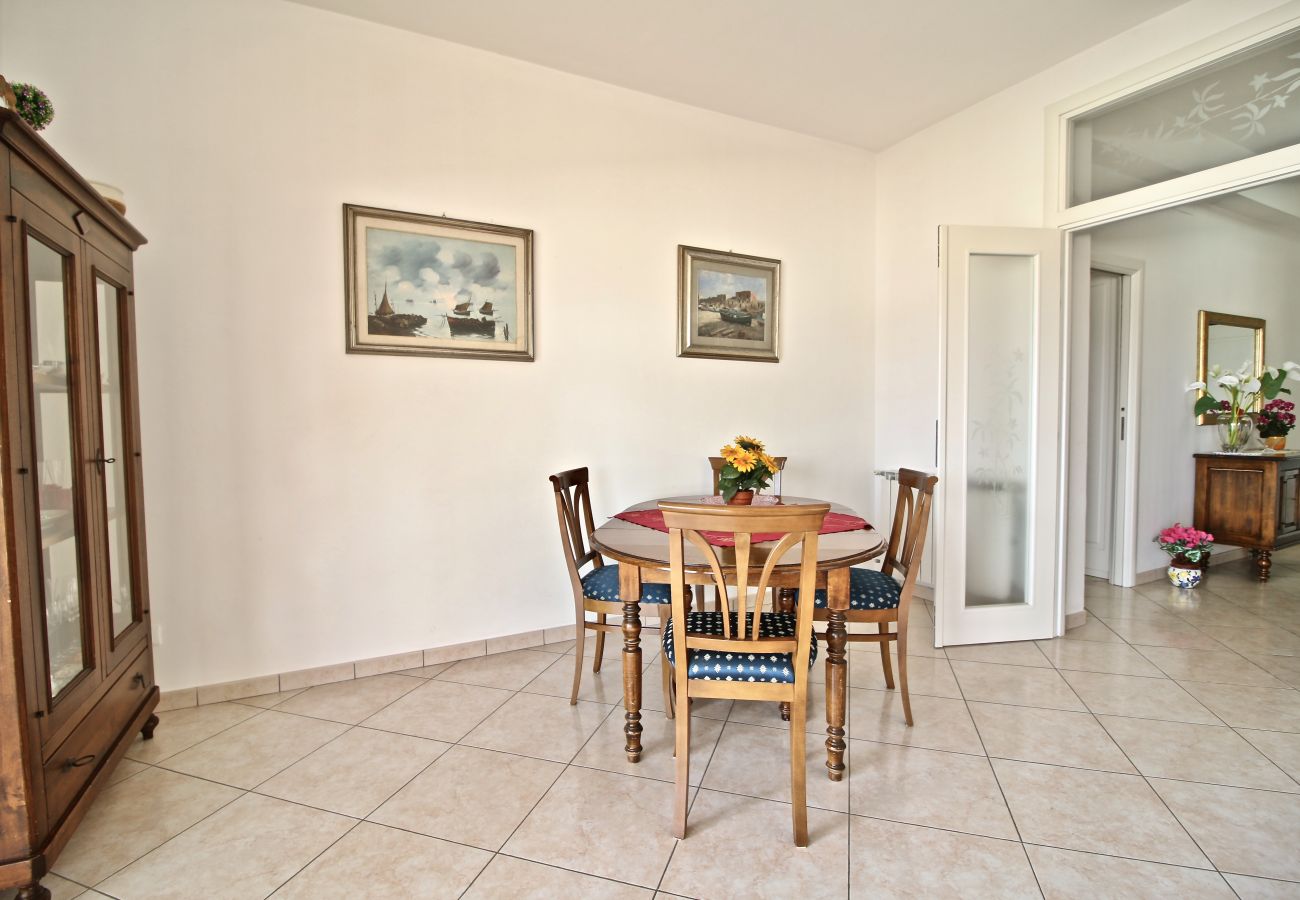 Apartment in Terracina - Fantastic sea view house just steps from the beach
