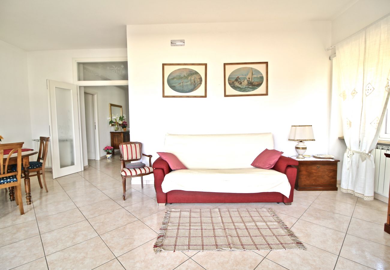 Apartment in Terracina - Fantastic sea view house just steps from the beach