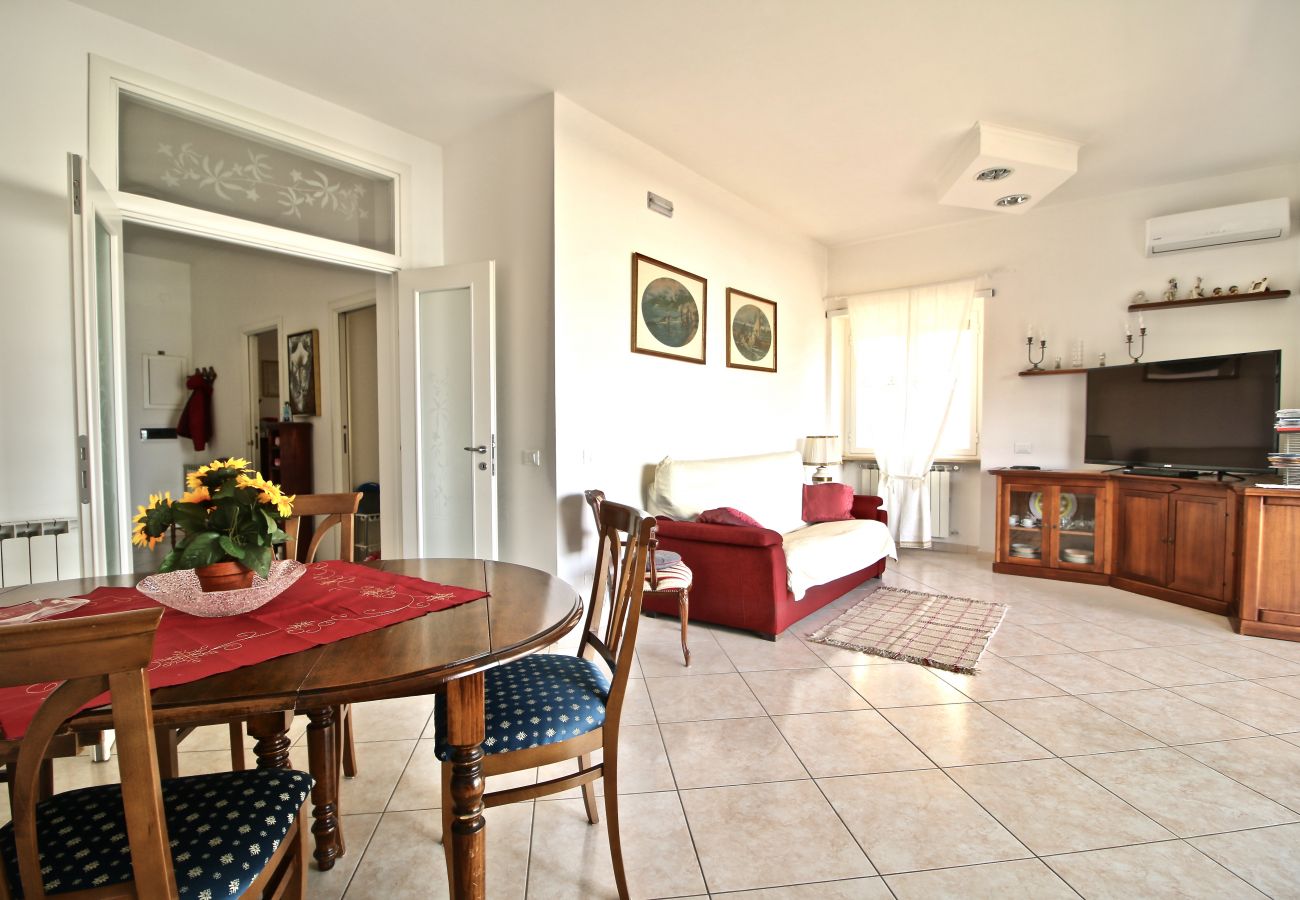 Apartment in Terracina - Fantastic sea view house just steps from the beach