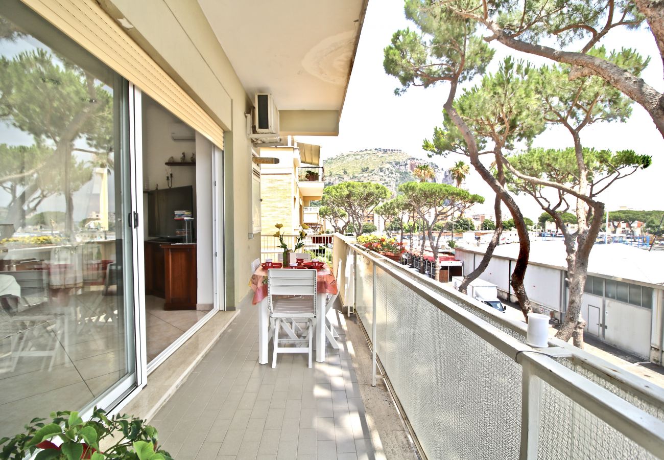 Apartment in Terracina - Fantastic sea view house just steps from the beach