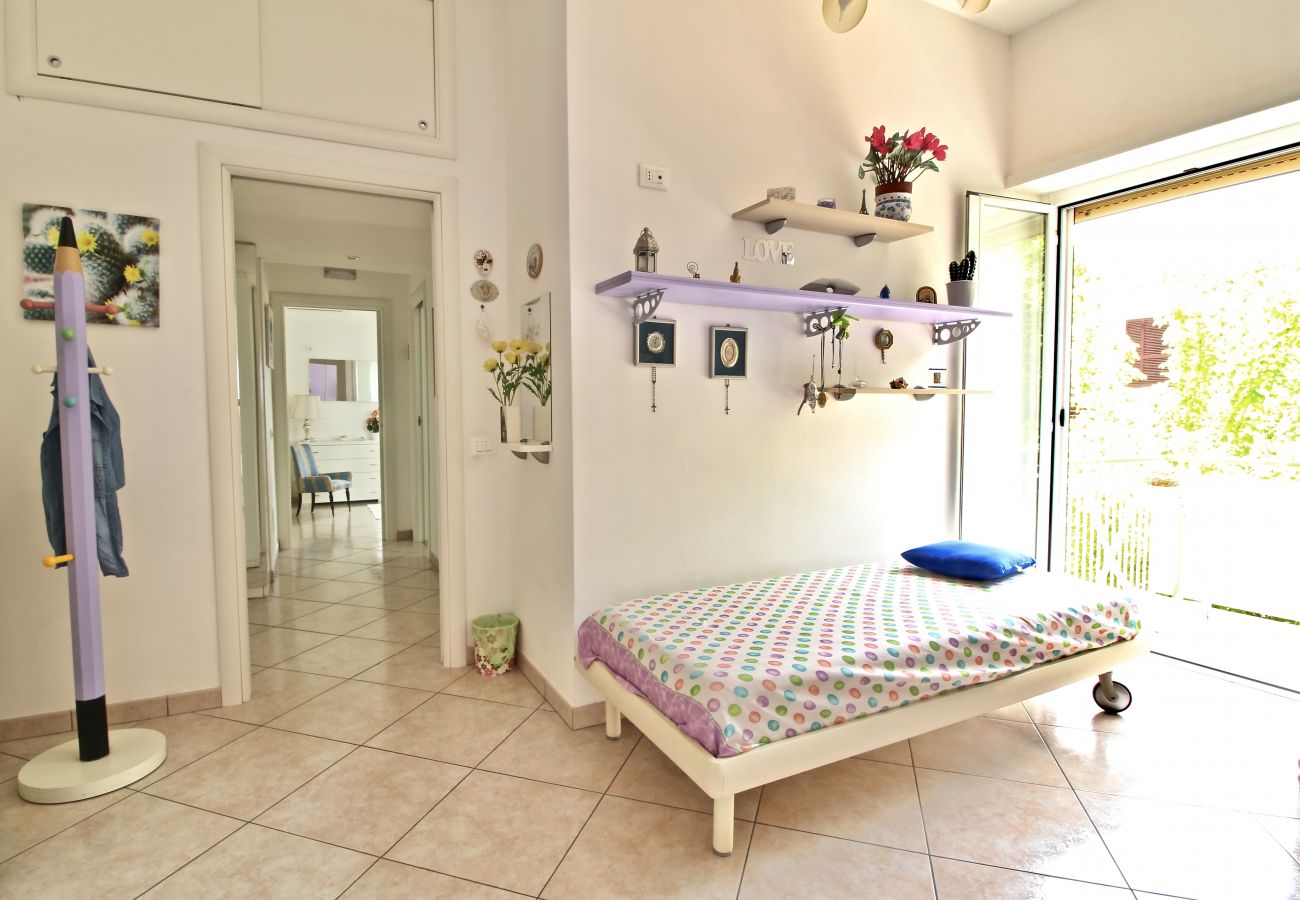 Apartment in Terracina - Fantastic sea view house just steps from the beach