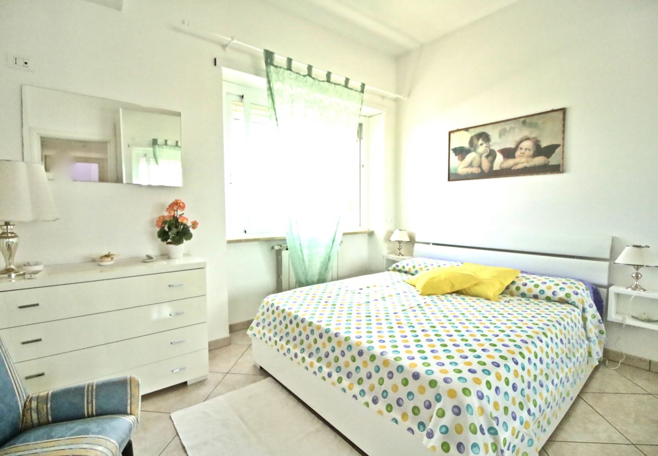 Apartment in Terracina - Fantastic sea view house just steps from the beach