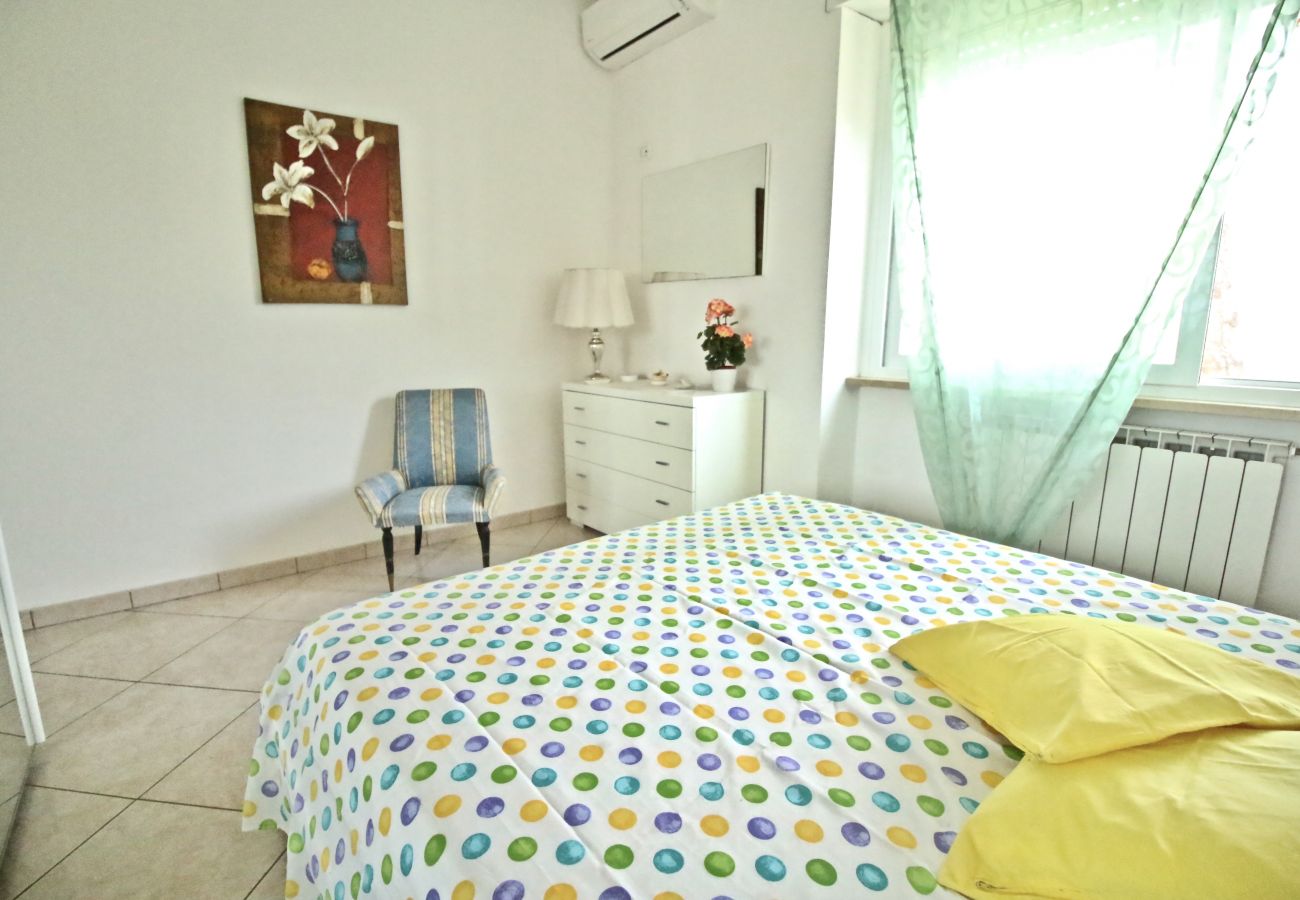 Apartment in Terracina - Fantastic sea view house just steps from the beach