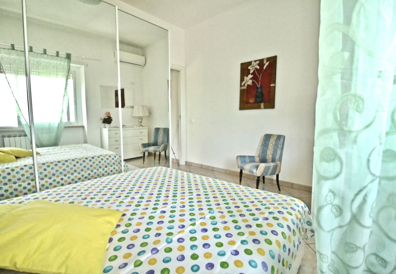 Apartment in Terracina - Fantastic sea view house just steps from the beach