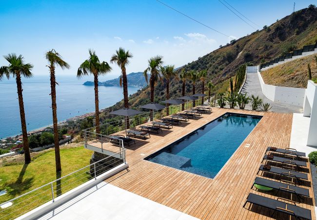 Villa in Letojanni - Luxury villa with pool in Taormina, Sicily Villa in Letojanni - Luxury villa with pool in Taormina, Sicily