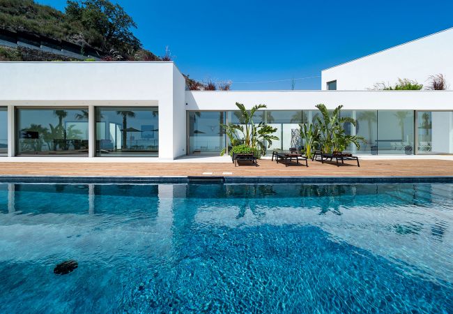 Villa in Letojanni - Luxury villa with pool in Taormina, Sicily Villa in Letojanni - Luxury villa with pool in Taormina, Sicily