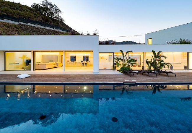 Villa in Letojanni - Luxury villa with pool in Taormina, Sicily Villa in Letojanni - Luxury villa with pool in Taormina, Sicily