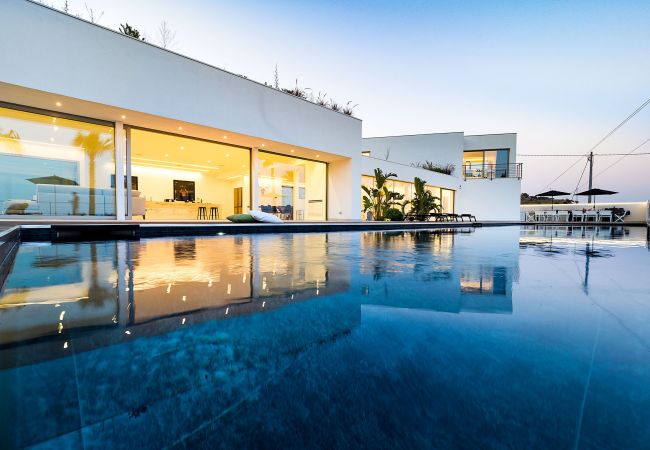 Villa in Letojanni - Luxury villa with pool in Taormina, Sicily Villa in Letojanni - Luxury villa with pool in Taormina, Sicily