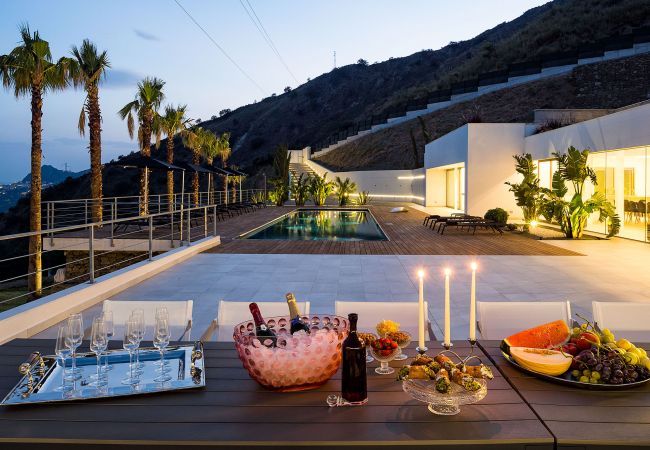 Villa in Letojanni - Luxury villa with pool in Taormina, Sicily Villa in Letojanni - Luxury villa with pool in Taormina, Sicily