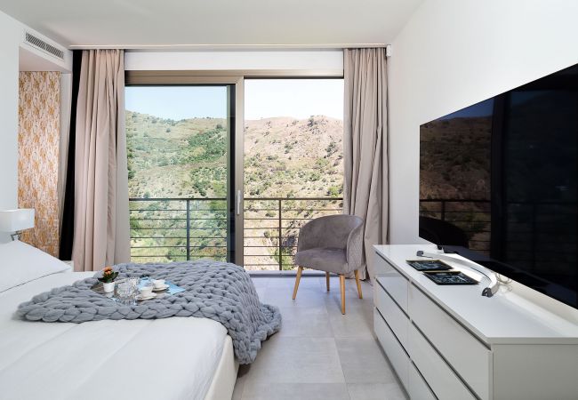 Villa in Letojanni - Luxury villa with pool in Taormina, Sicily Villa in Letojanni - Luxury villa with pool in Taormina, Sicily