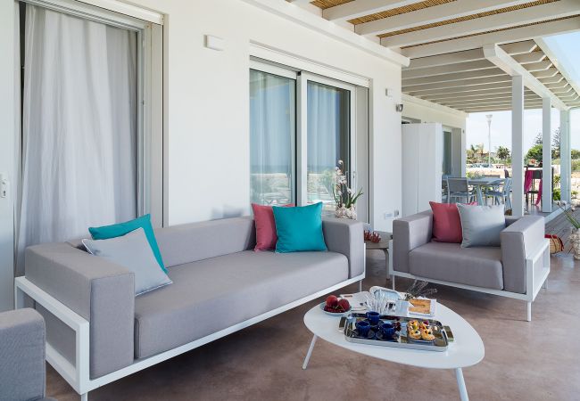 Villa in Noto - Seafront villa with pool near Syracuse, Sicily  - Fico d'India, 8 pax Villa in Noto - Seafront villa with pool near Syracuse, Sicily  - Fico d'India, 8 pax
