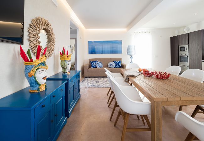 Villa in Noto - Seafront villa with pool near Syracuse, Sicily  - Fico d'India, 8 pax Villa in Noto - Seafront villa with pool near Syracuse, Sicily  - Fico d'India, 8 pax