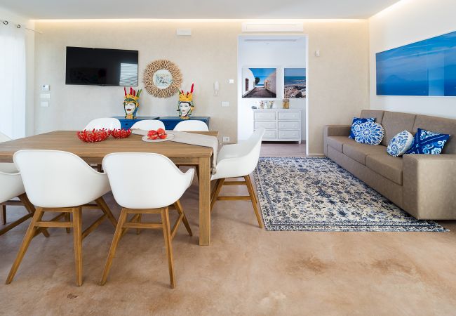 Villa in Noto - Seafront villa with pool near Syracuse, Sicily  - Fico d'India, 8 pax Villa in Noto - Seafront villa with pool near Syracuse, Sicily  - Fico d'India, 8 pax