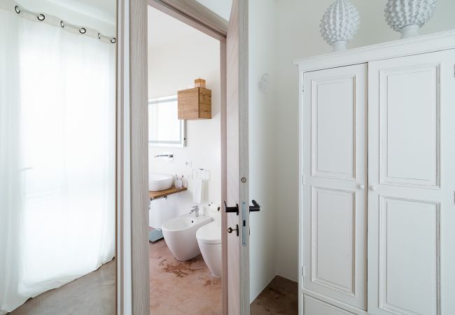 Villa in Noto - Seafront villa with pool near Syracuse, Sicily  - Fico d'India, 8 pax Villa in Noto - Seafront villa with pool near Syracuse, Sicily  - Fico d'India, 8 pax