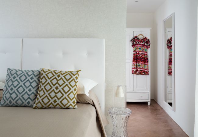 Villa in Noto - Seafront villa with pool near Syracuse, Sicily  - Fico d'India, 8 pax Villa in Noto - Seafront villa with pool near Syracuse, Sicily  - Fico d'India, 8 pax