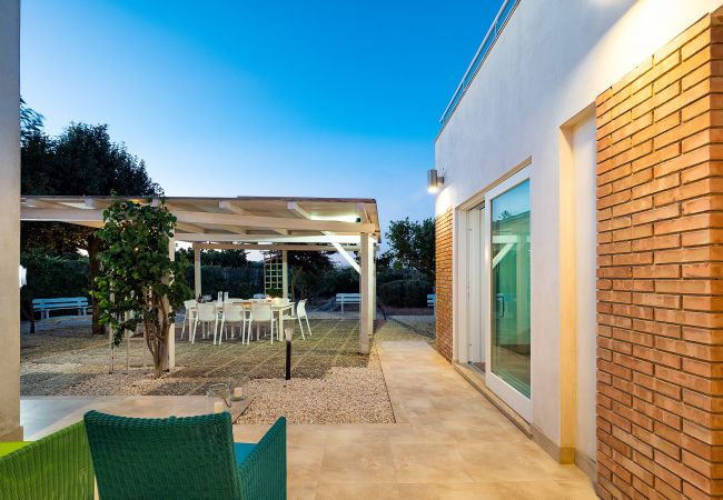 Villa in Ispica - Seafront villa in Porto Ulisse, Ispica, Sicily Villa in Ispica - Seafront villa in Porto Ulisse, Ispica, Sicily