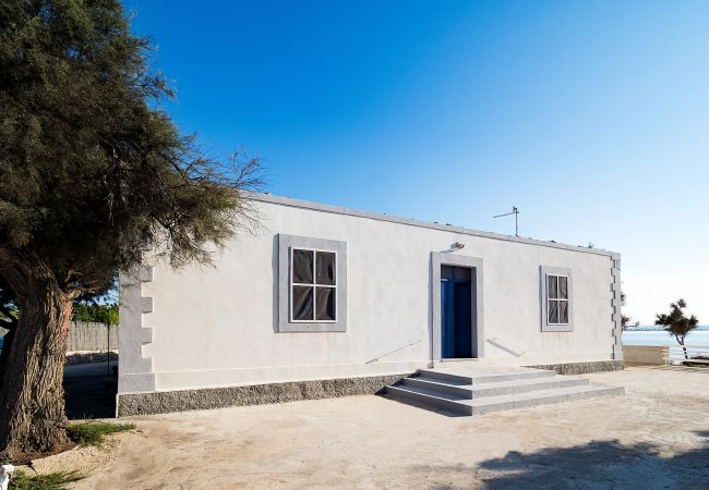 Villa in Ispica - Seafront villa in Porto Ulisse, Ispica, Sicily Villa in Ispica - Seafront villa in Porto Ulisse, Ispica, Sicily