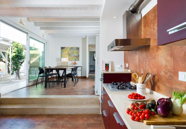 Villa in Ispica - Seafront villa in Porto Ulisse, Ispica, Sicily Villa in Ispica - Seafront villa in Porto Ulisse, Ispica, Sicily