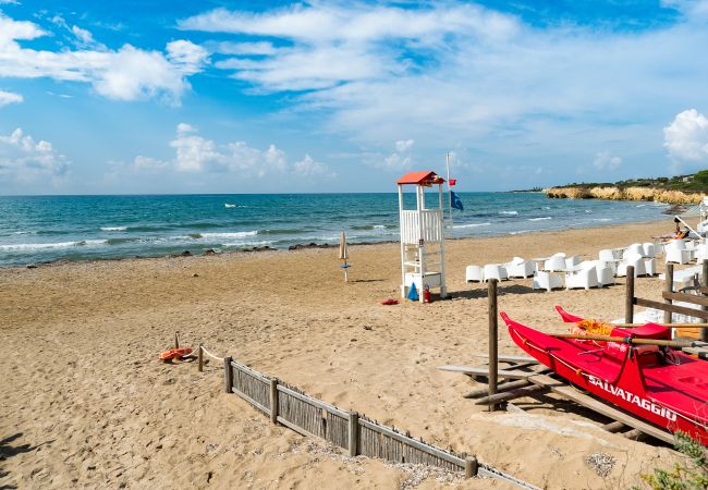 Villa in Ispica - Seafront villa in Porto Ulisse, Ispica, Sicily Villa in Ispica - Seafront villa in Porto Ulisse, Ispica, Sicily