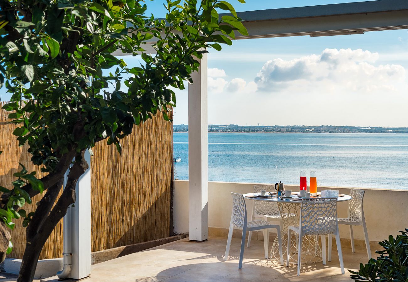 Villa in Ispica - Seafront villa in Porto Ulisse, Ispica, Sicily