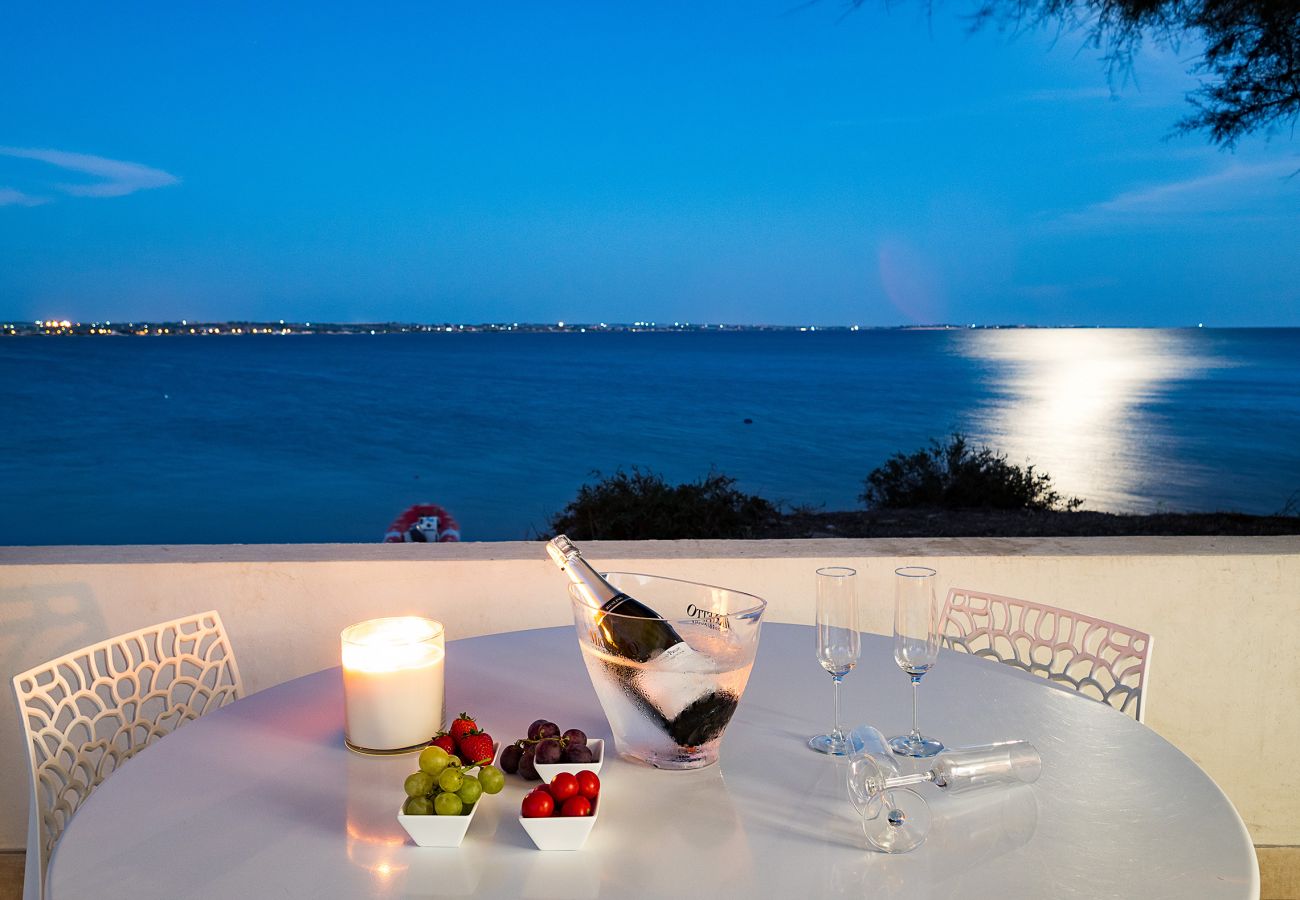 Villa in Ispica - Seafront villa in Porto Ulisse, Ispica, Sicily