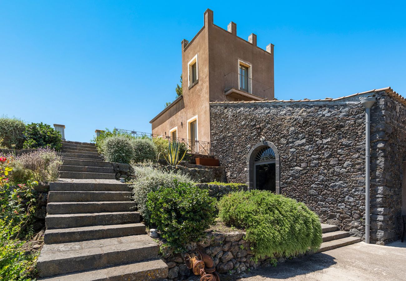 Villa in Zafferana Etnea - Villa with private pool, wellness and small football pitch