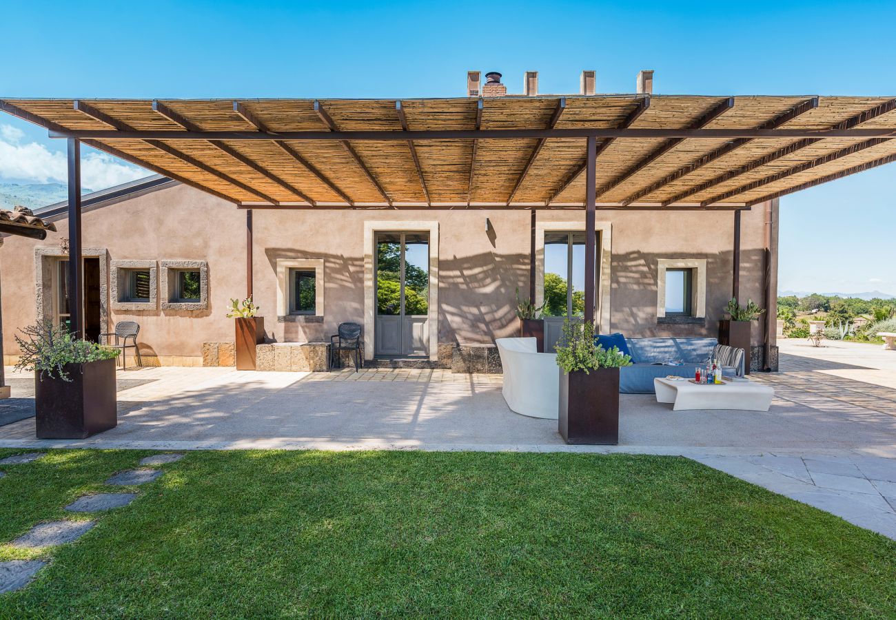 Villa in Zafferana Etnea - Villa with private pool, wellness and small football pitch