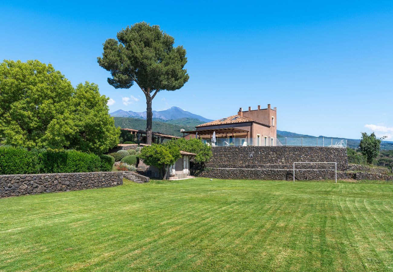 Villa in Zafferana Etnea - Villa with private pool, wellness and small football pitch