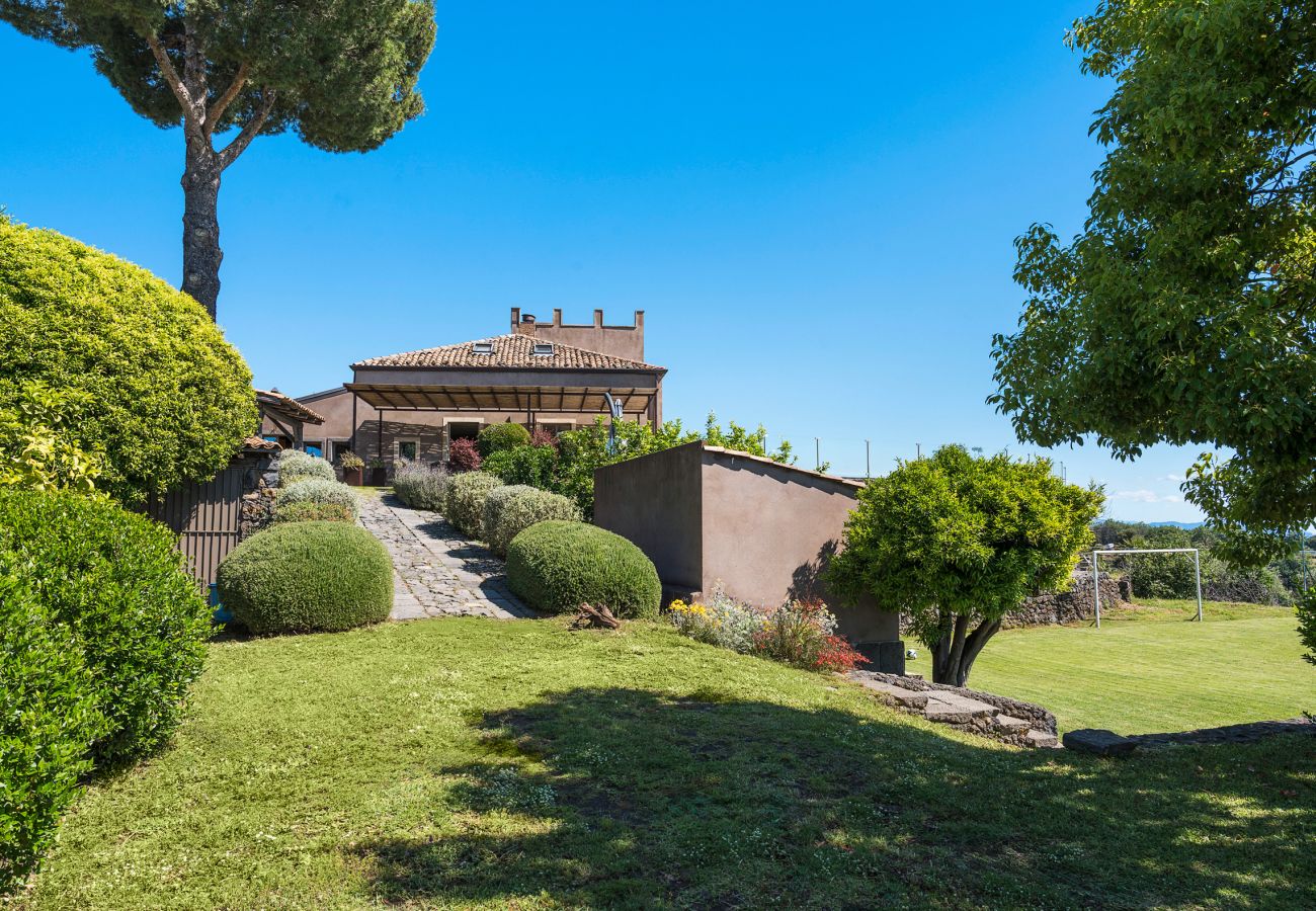Villa in Zafferana Etnea - Villa with private pool, wellness and small football pitch
