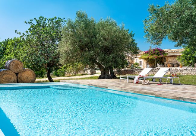 Villa in Scicli - Luxury villa with pool, external kitchen in Scicli, Sicily Villa in Scicli - Luxury villa with pool, external kitchen in Scicli, Sicily
