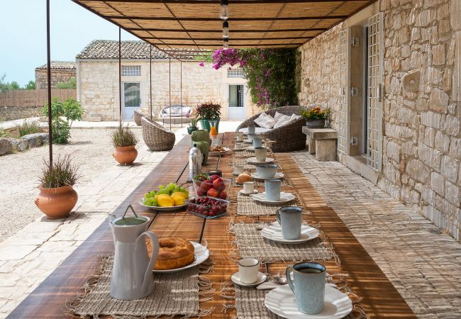 Villa in Scicli - Luxury villa with pool, external kitchen in Scicli, Sicily Villa in Scicli - Luxury villa with pool, external kitchen in Scicli, Sicily