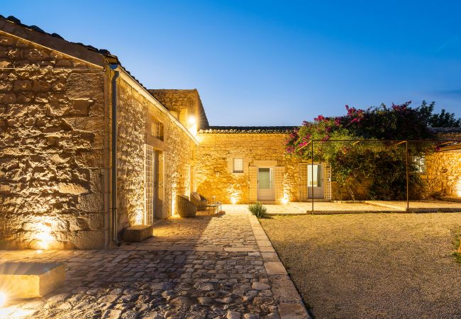 Villa in Scicli - Luxury villa with pool, external kitchen in Scicli, Sicily Villa in Scicli - Luxury villa with pool, external kitchen in Scicli, Sicily