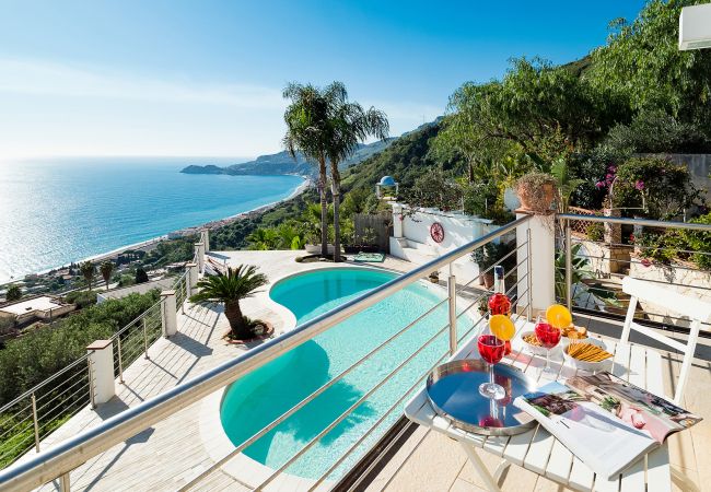 Villa/Dettached house in Taormina - Stunning panoramic villa in Taormina Bay, Sicily