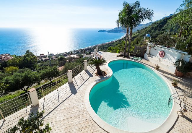 Villa in Taormina - Pool villa with sea view near Taormina, Sicily Villa in Taormina - Pool villa with sea view near Taormina, Sicily