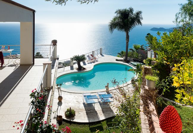 Villa in Taormina - Pool villa with sea view near Taormina, Sicily Villa in Taormina - Pool villa with sea view near Taormina, Sicily