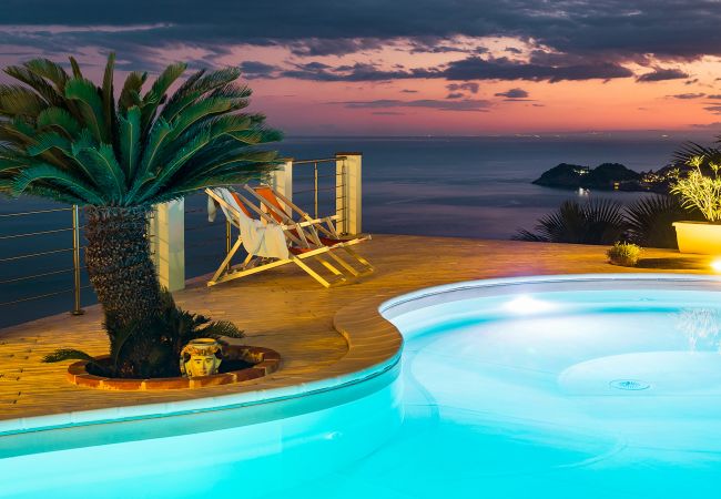 Villa in Taormina - Pool villa with sea view near Taormina, Sicily Villa in Taormina - Pool villa with sea view near Taormina, Sicily