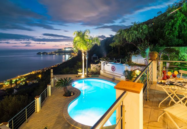 Villa in Taormina - Pool villa with sea view near Taormina, Sicily Villa in Taormina - Pool villa with sea view near Taormina, Sicily