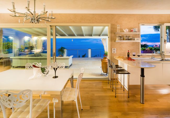 Villa in Taormina - Pool villa with sea view near Taormina, Sicily Villa in Taormina - Pool villa with sea view near Taormina, Sicily