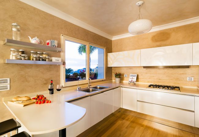 Villa in Taormina - Pool villa with sea view near Taormina, Sicily Villa in Taormina - Pool villa with sea view near Taormina, Sicily